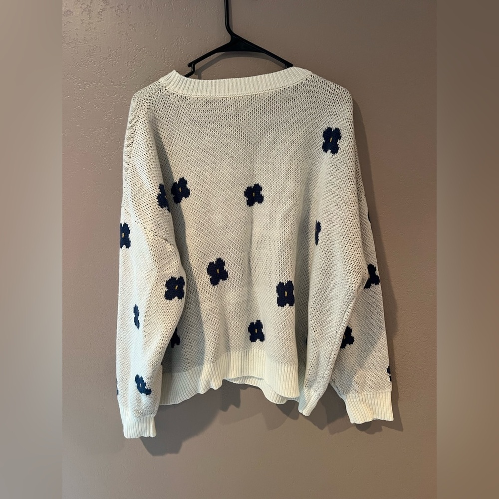 SHEIN Flower Sweater - Picture 7 of 8